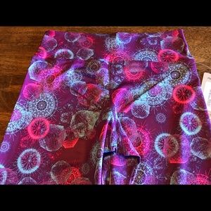 Be Up CA-Supreme Kaleidoscope Capri Size Large